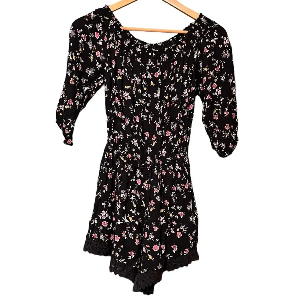 Abercrombie & Fitch Black Floral Lace Romper size Small